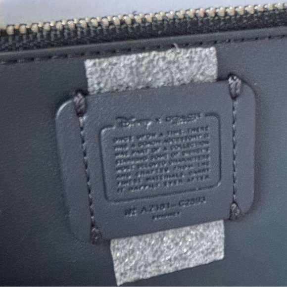 Coach x Disney Limited Edition NWT Cinderella Wallet - Picture 5 of 5